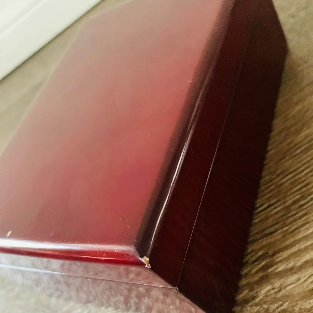 Jewelry box with a mirror